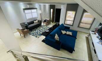 Imagem 2: Casa para venda em condomínio, com 4 quartos (suítes), 230 m² construído, Residencial Flor