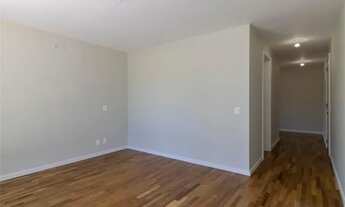 Imagem 4: Locação -Casa 4 Suites e 6 banheiros à Venda, áre total 581 m² - área útil 371,00m² por R