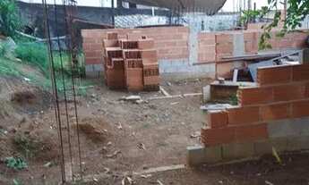 Imagem 3: Vendo lote com construção já iniciada