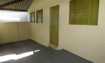 Imagem 2: Casa com 3 quartos - Bairro Vila Redenção em Goiânia