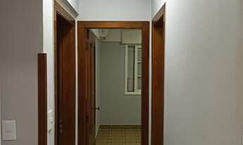 Imagem 7: Perto da Praia, 2 quartos, sala, cozinha, banheiro, área de serviço, elevador, prédio com