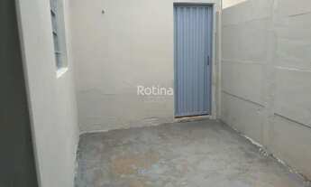 Imagem 2: Casa para aluguel, 2 quartos, 2 vagas, Nossa Senhora Aparecida - Uberlândia/MG