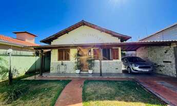 Imagem 4: Casa estilo colonial no Residencial Solarium com 3 quartos sendo 1 suíte