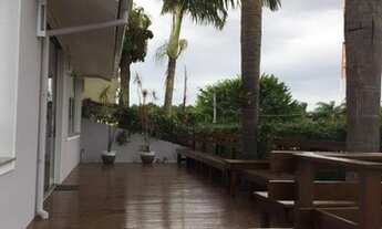 Imagem 6: Casa para aluguel possui 250 metros quadrados com 4 quartos.