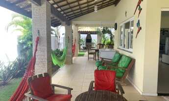 Imagem 2: 4 Suítes - Guarajuba - Mobiliada - Lavabo - Quarto de Serviço - 50 metros da Praia