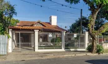 Imagem 1: Porto Alegre - Casa Padrão - Tristeza