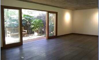 Imagem 4: Casa para aluguel e venda possui 599 metros quadrados com 4 quartos