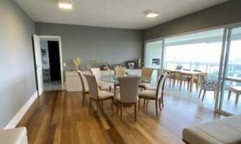 Imagem 2: Apartamento para aluguel e venda tem 266 metros quadrados com 4 quartos