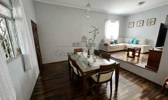 Imagem: Casa na primeira quadra do Bosque rua tranquila