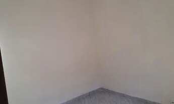 Imagem 2: Alugo kitnet grande com garagem perto terminal de Campo Grande