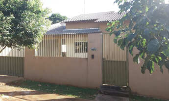 Imagem: Alugo casa com 3 quartos em Jatai - R$ 950,00