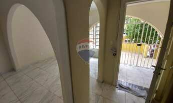 Imagem 6: Sobrado para aluguel e venda possui 142 metros quadrados com 3 quartos