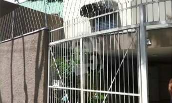 Imagem: Casa à Venda c/ 3 Dorms, 2 WC, 6 Vagas