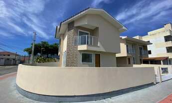 Imagem 2: Sobrado para Venda em Palhoça, Barra do Aririú, 2 dormitórios, 1 banheiro, 2 vagas