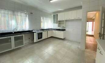 Imagem 4: Casa de condomínio para aluguel tem 300 metros quadrados com 4 quartos