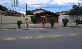 Imagem: Casa térrea com três dormitórios e edicula