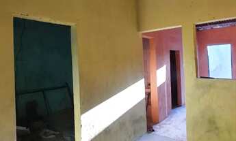 Imagem: Casa com 3 Quartos, em 80 m², quintal