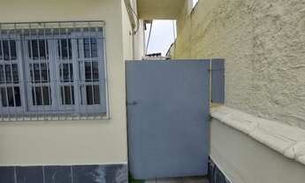 Imagem 2: Locação - Casa Sobreposta Baixa 60 m 2 Dormitórios - Guilhermina - Praia Grande