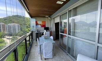 Imagem 2: Apartamento para aluguel possui 190 m² com 3 quartos em Lagoa - RJ