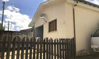 Imagem: Casa terrea com edicula, em Lopes de Oliveira