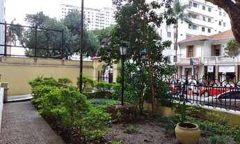 Imagem 7: Sobrado para aluguel e venda possui 400 metros quadrados com 14 quartos