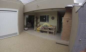 Imagem 2: Casa com varanda gourmet e piscina - Condomínio Hípica Pinheiro - Taubaté/SP