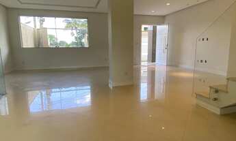 Imagem 6: Casa para venda possui 365 metros quadrados com 4 quartos em Niterói - Volta Redonda - RJ