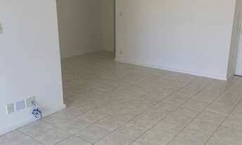 Imagem 4: Apartamento no Bairro Atalaia com 3 Quartos sendo 1 Suíte e 2 Vagas de Garagem