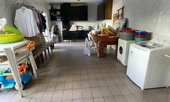 Imagem 4: Sobrado para venda possui 582 metros quadrados com 5 quartos em Mogi Moderno - Mogi das Cr