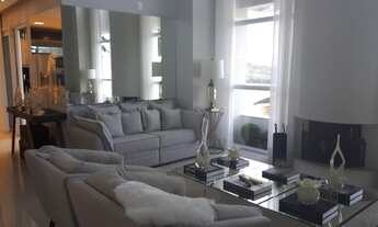 Imagem 2: Casa Alto Padrão, Mobiliada, 3 dormitórios c/ suíte, 3 andares, 540 m² no Pedra Branca - P