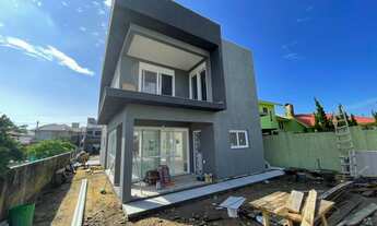 Imagem 4: Sobrado para venda possui 217 metros quadrados com 3 quartos em Capao Novo - Capão da Cano