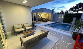 Imagem 2: Casa para venda tem 225 m. com 4 quartos sendo suíte TODA REFORMADA. FICA TUDO. <br&gt