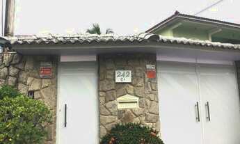 Imagem 3: Excelente casa duplex 04 quartos em cond. fechado com segurança. Localização privilegiada