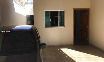 Imagem 3: Casa para Venda em Anápolis, Jardim Itália, 3 dormitórios, 1 suíte, 2 banheiros, 2 vagas