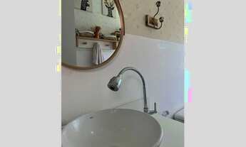 Imagem: Sobrado estilo chalé à venda no Ninho