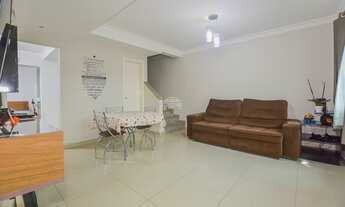 Imagem 5: SOBRADO DE FRENTE PARA A RUA, COM 03 DORMITÓRIOS NO BAIRRO CAJURU EM CURITIBA PR