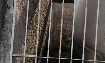 Imagem 3: Dois quartos uma sala cozinha terraço Corredor quintal 8×9