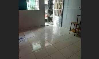 Imagem: Aluga-se kitnet, rua. Nova primeira,passagem