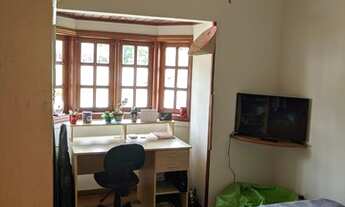 Imagem 6: Casa de condomínio para venda possui 300 metros quadrados com 4 quartos