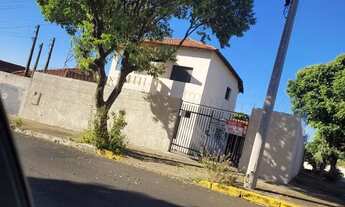 Imagem 2: 2 casas há 3 quadras da Santa Casa rua Tiradentes esquina 446m