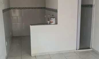 Imagem 2: Alugo kitnet Casa com 1 banheiro
