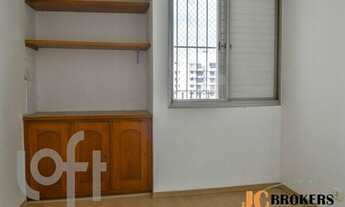 Imagem 4: Apartamento com 94m² de área útil, amplo living, 2 dormitórios sendo 1 suíte, 2 vagas