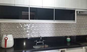 Imagem 5: Apartamento em andar alto, em edifício com boa estrutura de lazer