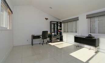 Imagem 2: Casa para venda com 480 metros quadrados com 5 quartos em São João - Porto Alegre - RS