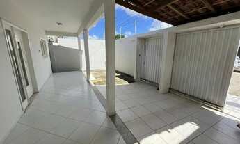 Imagem 6: Casa para aluguel possui 200 metros quadrados com 4 quartos em Santa Esmeralda - Arapiraca