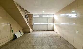 Imagem 7: Casa independente frente de rua com acesso a area de lazer do condomínio com Piscina próx