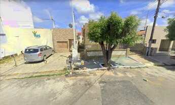 Imagem: ALUGA-SE CASA NO CENTRO DO ALECRIM - UM