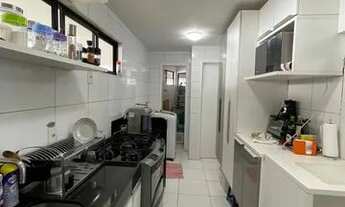 Imagem 2: Apartamento para venda possui 117 metros quadrados com 3 quartos em Ponta D'Areia - S