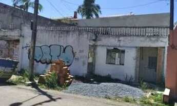 Imagem 3: Casa grande em Santa Felicidade, ainda para terminar os acabamentos