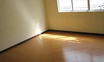 Imagem 3: Sacada. Piso madeira. 2 dorm com 1 suíte. Bairro Bacacheri